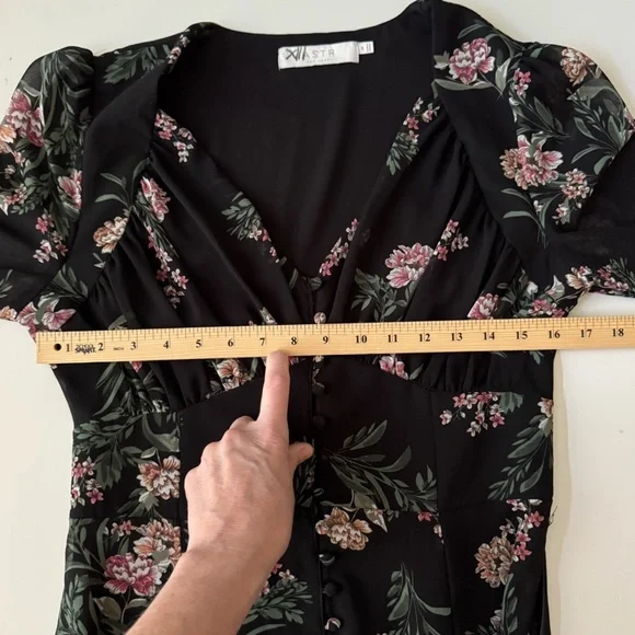 ASTR the label sheer floral v-neck button front long sleeve midi dress size M - Picture 14 of 15